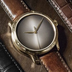 H. Moser & Cie Endeavour Centre Seconds Concept, Rose Gold, Fume Dial 1343-0106