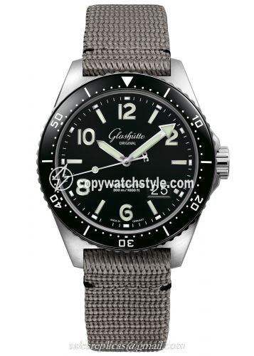 Glashutte Original SeaQ Panorama Date Stainless Steel / Black / Textile / Folding 1-36-13-01-80-34 Glashutte Original SeaQ Panorama Date Stainless Steel / Black / Textile / Folding 1-36-13-01-80-34