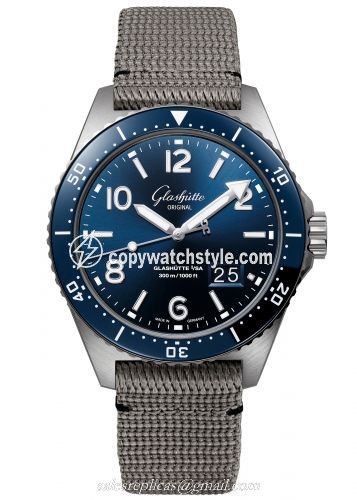 Glashutte Original SeaQ Panorama Date Stainless Steel / Blue / Textile / Pin 1-36-13-02-81-08 Glashutte Original SeaQ Panorama Date Stainless Steel / Blue / Textile / Pin 1-36-13-02-81-08