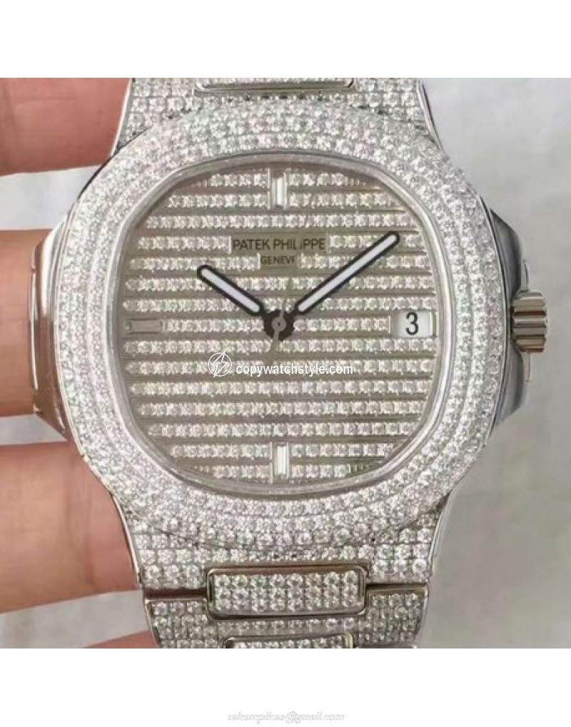 Patek Philippe Nautilus Jumbo 5719/1G-001 DM Stainless Steel & Diamonds Diamonds 