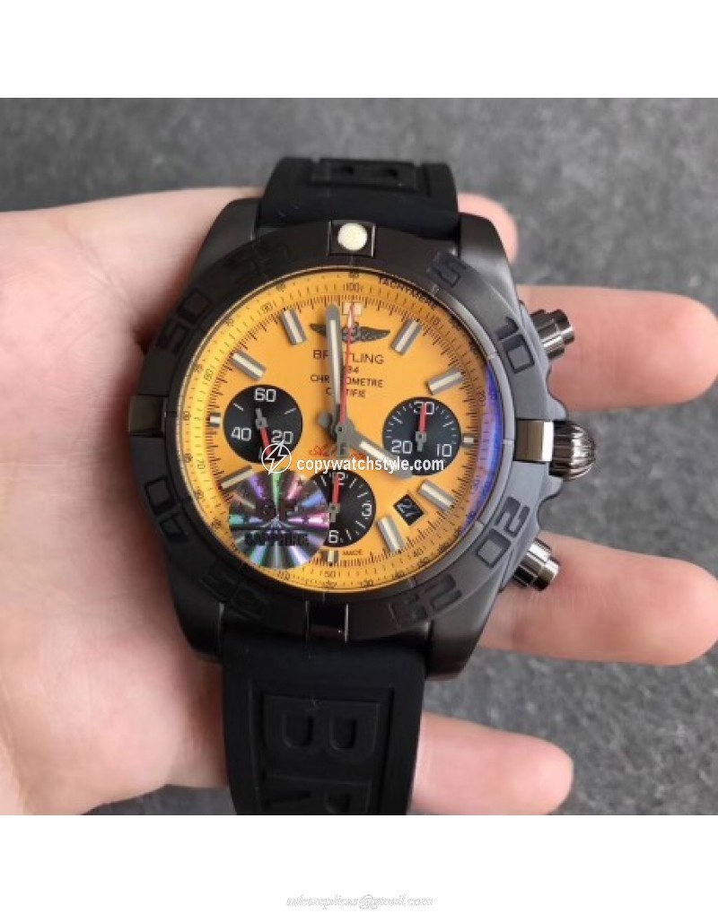 Breitling Chronomat 44 Blacksteel MB0111C3/I531/262S/M20DSA.2 GF PVD Yellow Breitling Chronomat 44 Blacksteel MB0111C3/I531/262S/M20DSA.2 GF PVD Yellow