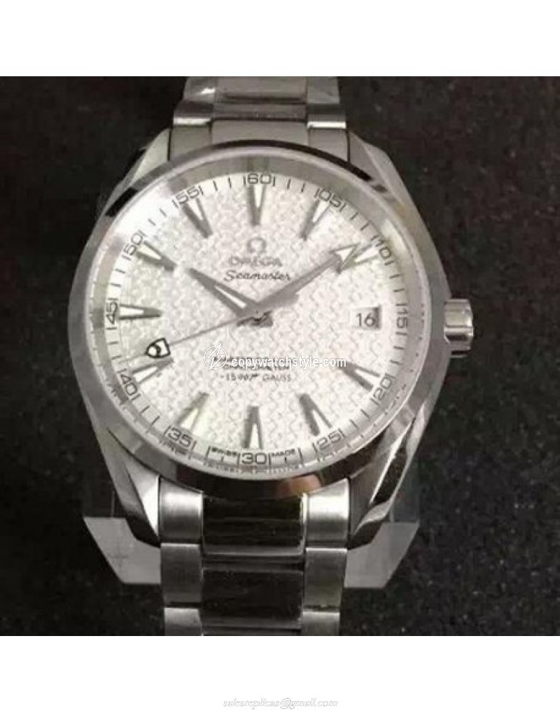 Omega Aqua Terra "James Bond" 41MM Stainless Steel White Textured Omega Aqua Terra "James Bond" 41MM Stainless Steel White Textured