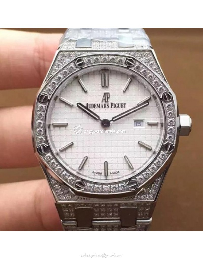 Audemars Piguet Royal Oak 67651 Ladies Stainless Steel & Diamonds White Audemars Piguet Royal Oak 67651 Ladies Stainless Steel & Diamonds White