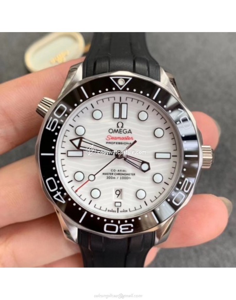 Omega Seamaster Diver 300M 210.32.42.20.04.001 VS Stainless Steel White Omega Seamaster Diver 300M 210.32.42.20.04.001 VS Stainless Steel White