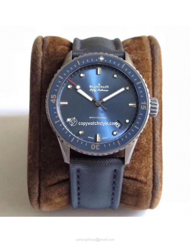 Blancpain Fifty Fathoms Bathyscaphe 5000-0240-O52A ZF Ceramic Shiny Blue Blancpain Fifty Fathoms Bathyscaphe 5000-0240-O52A ZF Ceramic Shiny Blue