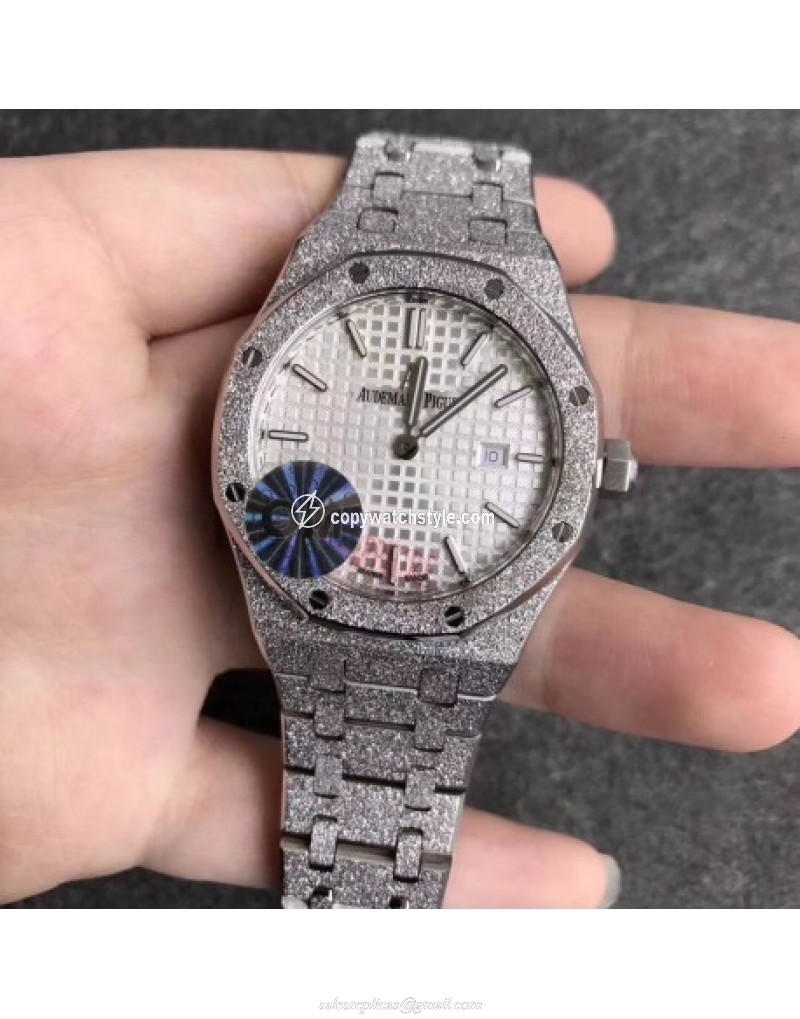 Audemars Piguet Royal Oak Frosted Gold Quartz 33MM 67653 OM Stainless Steel Silver Audemars Piguet Royal Oak Frosted Gold Quartz 33MM 67653 OM Stainless Steel Silver