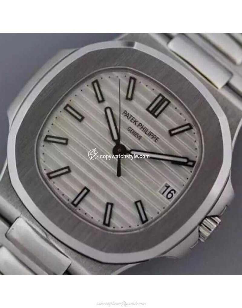 Patek Philippe Nautilus Jumbo 5711 Stainless Steel White Patek Philippe Nautilus Jumbo 5711 Stainless Steel White