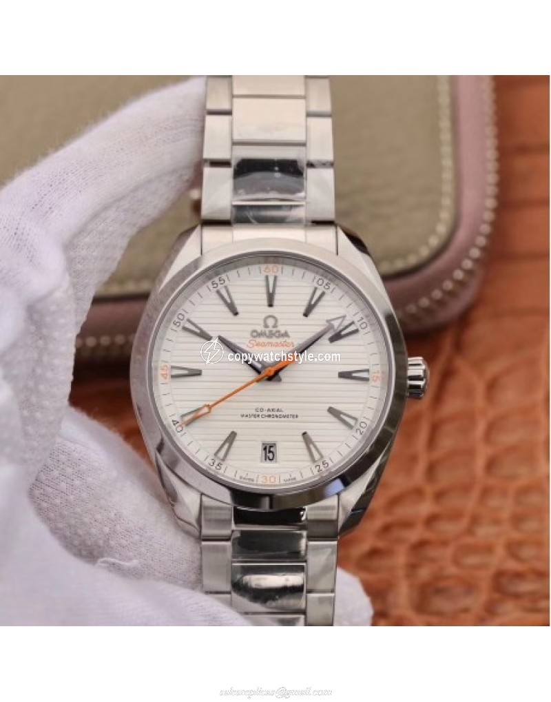Omega Seamaster Aqua Terra 150M Co-Axial Master Chronometer 220.10.41.21.02.001 VS Stainless Steel White Omega Seamaster Aqua Terra 150M Co-Axial Master Chronometer 220.10.41.21.02.001 VS Stainless Steel White