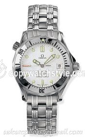 Omega Seamaster Diver 300M Automatic 36.25 Stainless Steel / White / Bracelet 2552.20.00 Omega Seamaster Diver 300M Automatic 36.25 Stainless Steel / White / Bracelet 2552.20.00