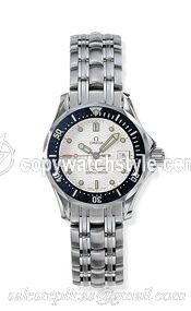 Omega Seamaster Diver 300M Quartz 28 Stainless Steel / White / Bracelet 2583.20.00 Omega Seamaster Diver 300M Quartz 28 Stainless Steel / White / Bracelet 2583.20.00