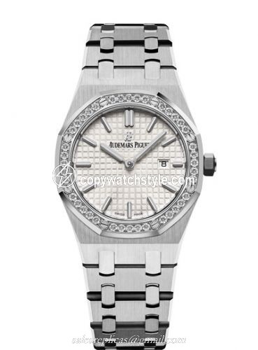 Audemars Piguet Royal Oak 67651 Quartz Stainless Steel / Silver / Bracelet 67651ST.ZZ.1261ST.01
