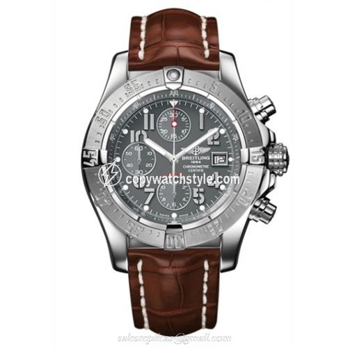 Breitling Avenger Grey / Alligator A1338012.F547.737P Breitling Avenger Grey / Alligator A1338012.F547.737P