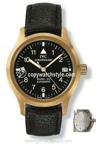 IWC Pilot's Watch Mark XII Yellow Gold / Black / Cathay Pacific IW3241-08 IWC Pilot's Watch Mark XII Yellow Gold / Black / Cathay Pacific IW3241-08