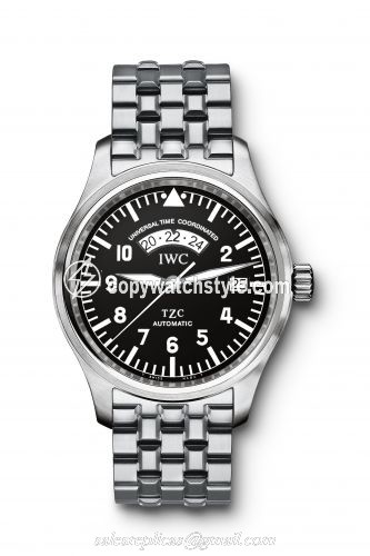 IWC Pilot's Watch UTC Stainless Steel / Black / Bracelet IW3251-02 IWC Pilot's Watch UTC Stainless Steel / Black / Bracelet IW3251-02