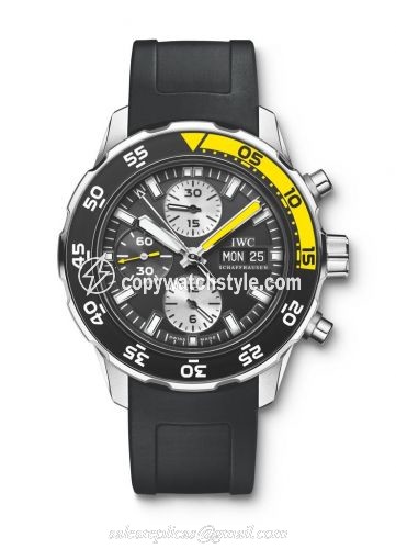 IWC Aquatimer Chronograph Stainless Steel / Black / Rubber IW3767-02 IWC Aquatimer Chronograph Stainless Steel / Black / Rubber IW3767-02