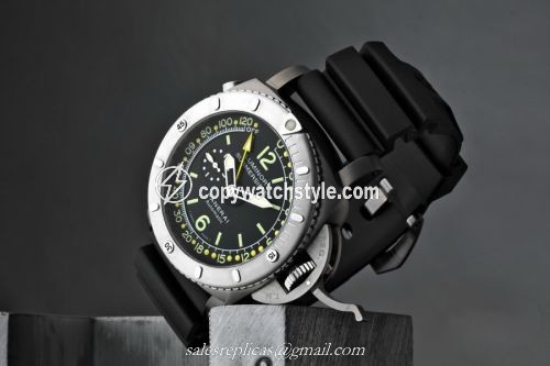 Panerai Luminor Submersible 1950 Depth Guage PAM00193 Panerai Luminor Submersible 1950 Depth Guage PAM00193
