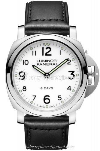 Panerai Luminor Base 44 8 Days Stainless Steel / White PAM00561 Panerai Luminor Base 44 8 Days Stainless Steel / White PAM00561