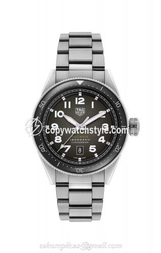TAG Heuer Autavia Isograph Calibre 5 Stainless Steel / Black / Bracelet WBE5110.EB0173